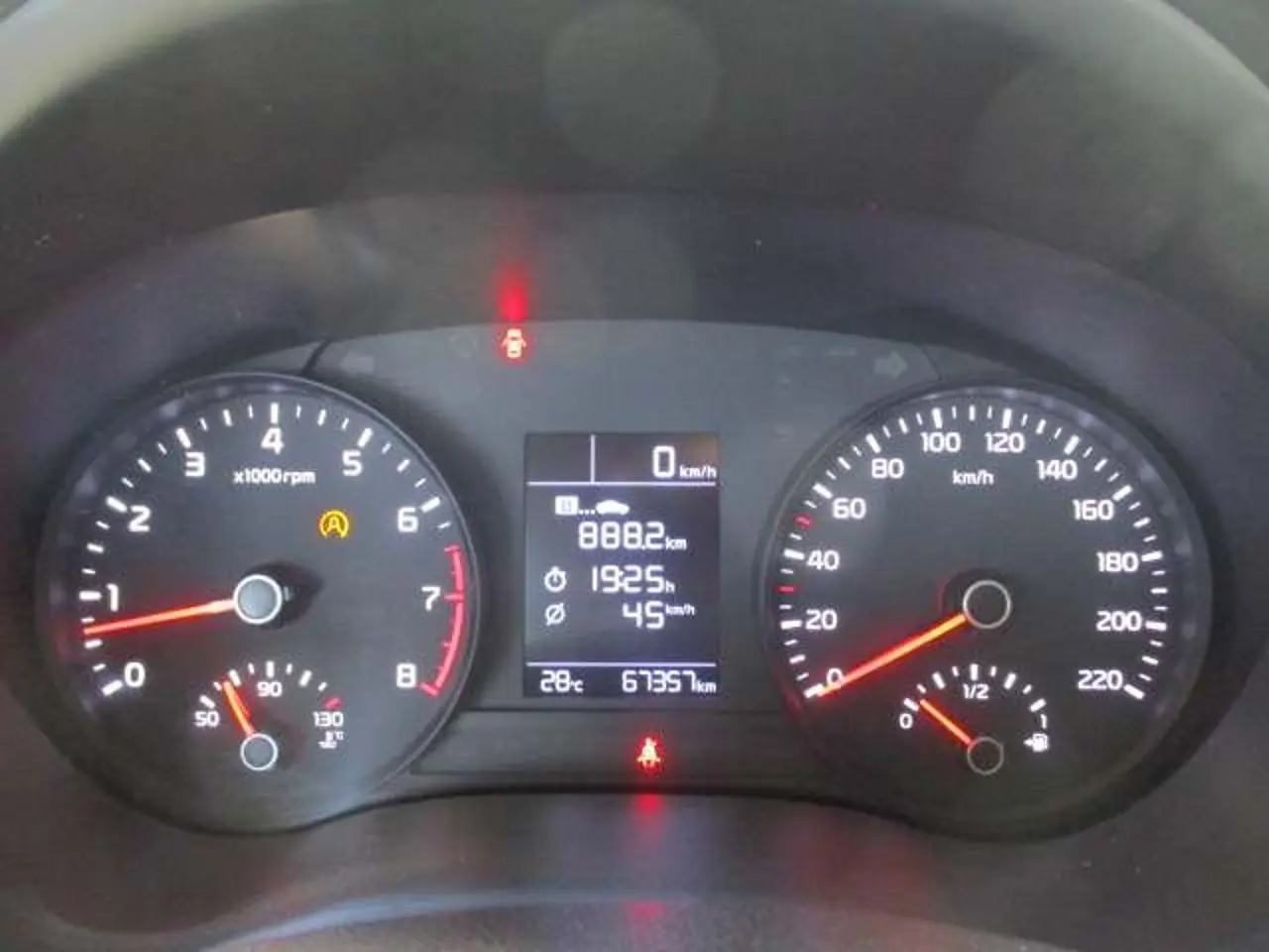 https://cdn.autoq.gr/websites/stock-center.gr/images/vehicles/kia-rio-5-hronia-eggyisi-instyle-gkri-2023/img_9088.jpg