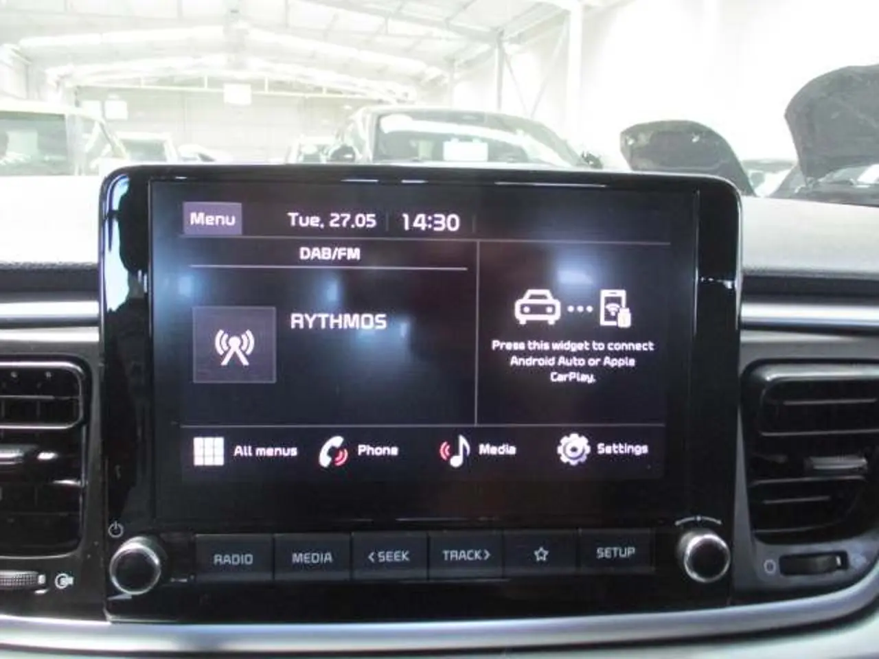 https://cdn.autoq.gr/websites/stock-center.gr/images/vehicles/kia-rio-5-hronia-eggyisi-instyle-gkri-2023/img_9095.jpg