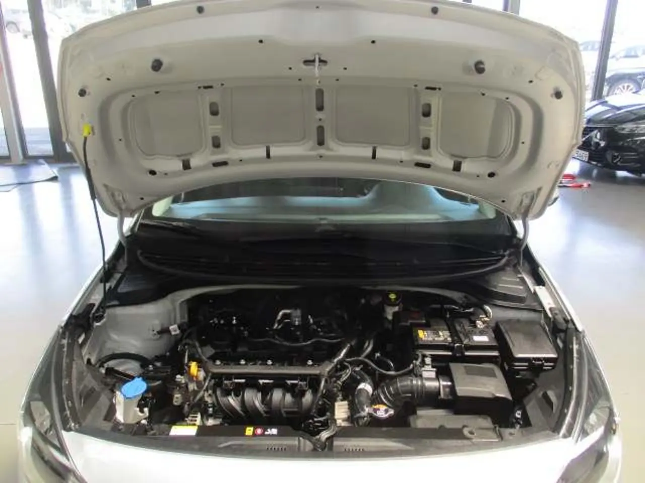 https://cdn.autoq.gr/websites/stock-center.gr/images/vehicles/kia-rio-5-hronia-eggyisi-instyle-gkri-2023/img_9100.jpg