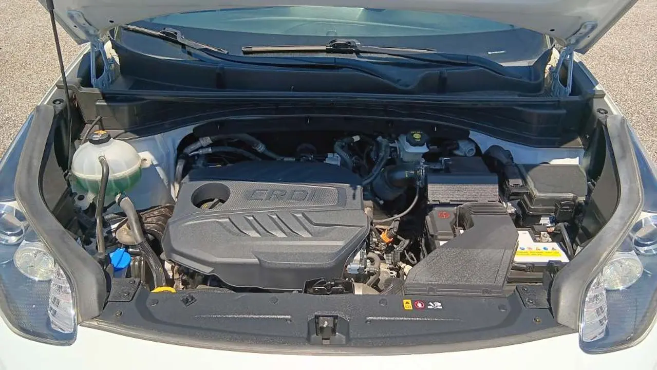 https://cdn.autoq.gr/websites/stock-center.gr/images/vehicles/kia-sportage-5-hronia-eggyisi-upgrade-aspro-2021/20250704_145043.jpg