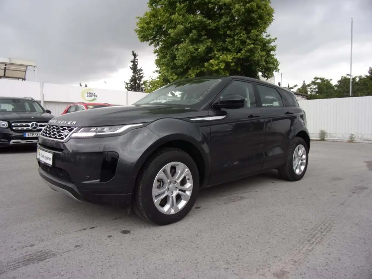 Land Rover Range Rover Evoque - View 3