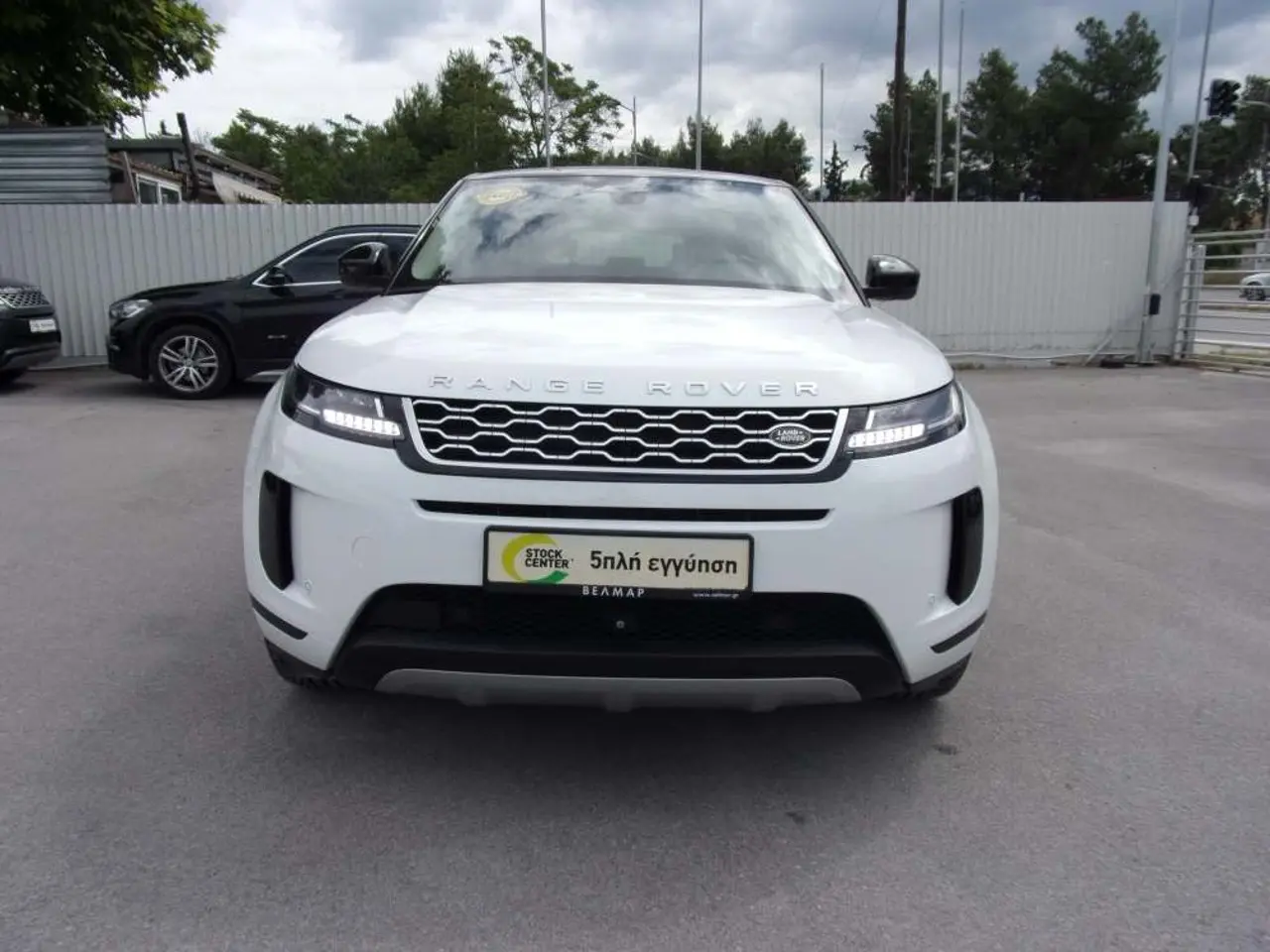 Land Rover Range Rover Evoque - View 2
