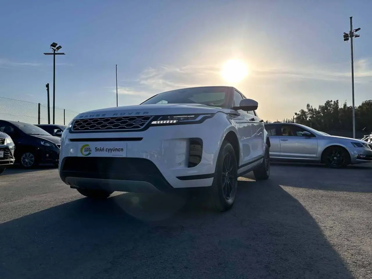 Land Rover Range Rover Evoque - View 3