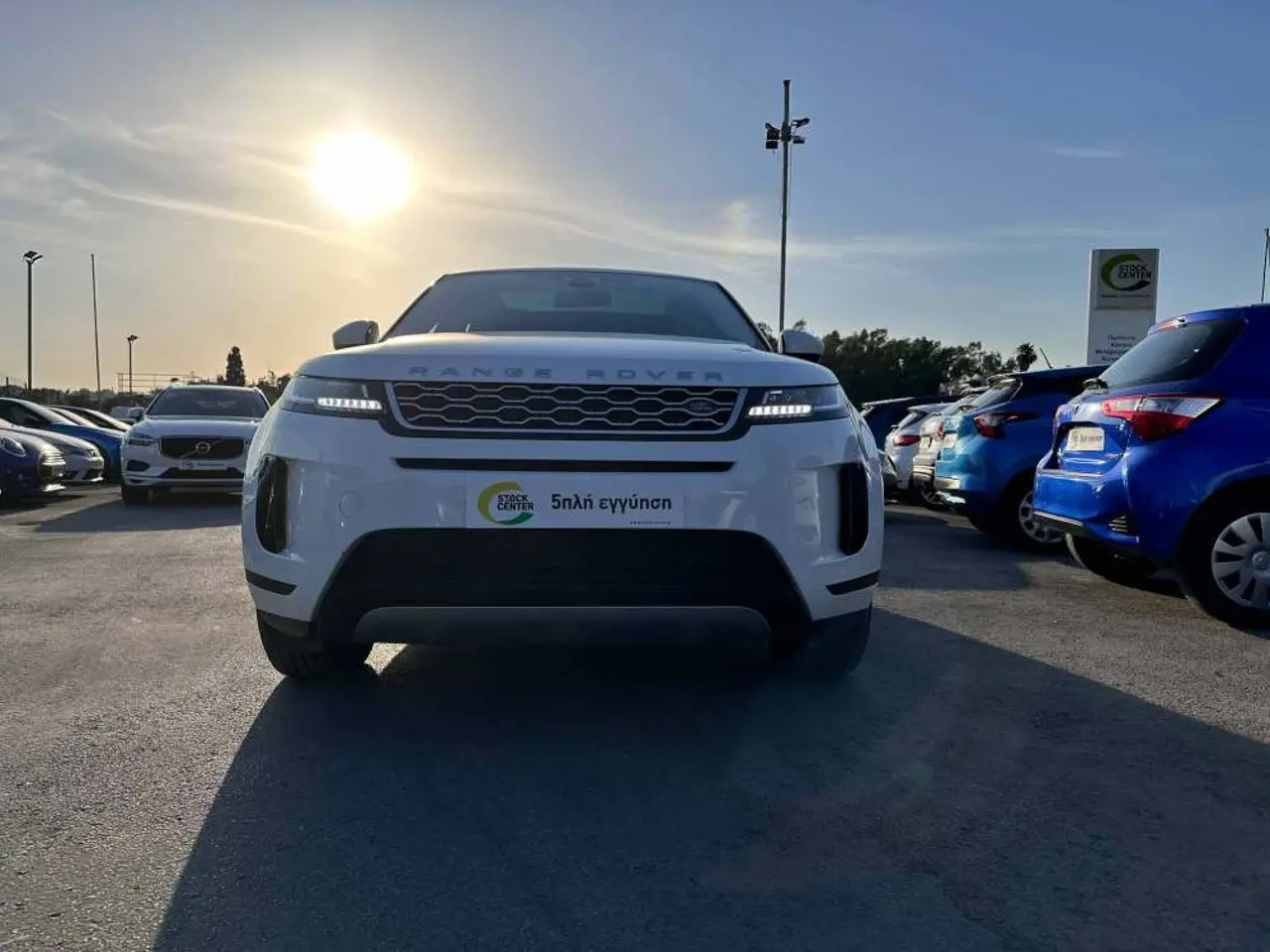 Land Rover Range Rover Evoque - View 2