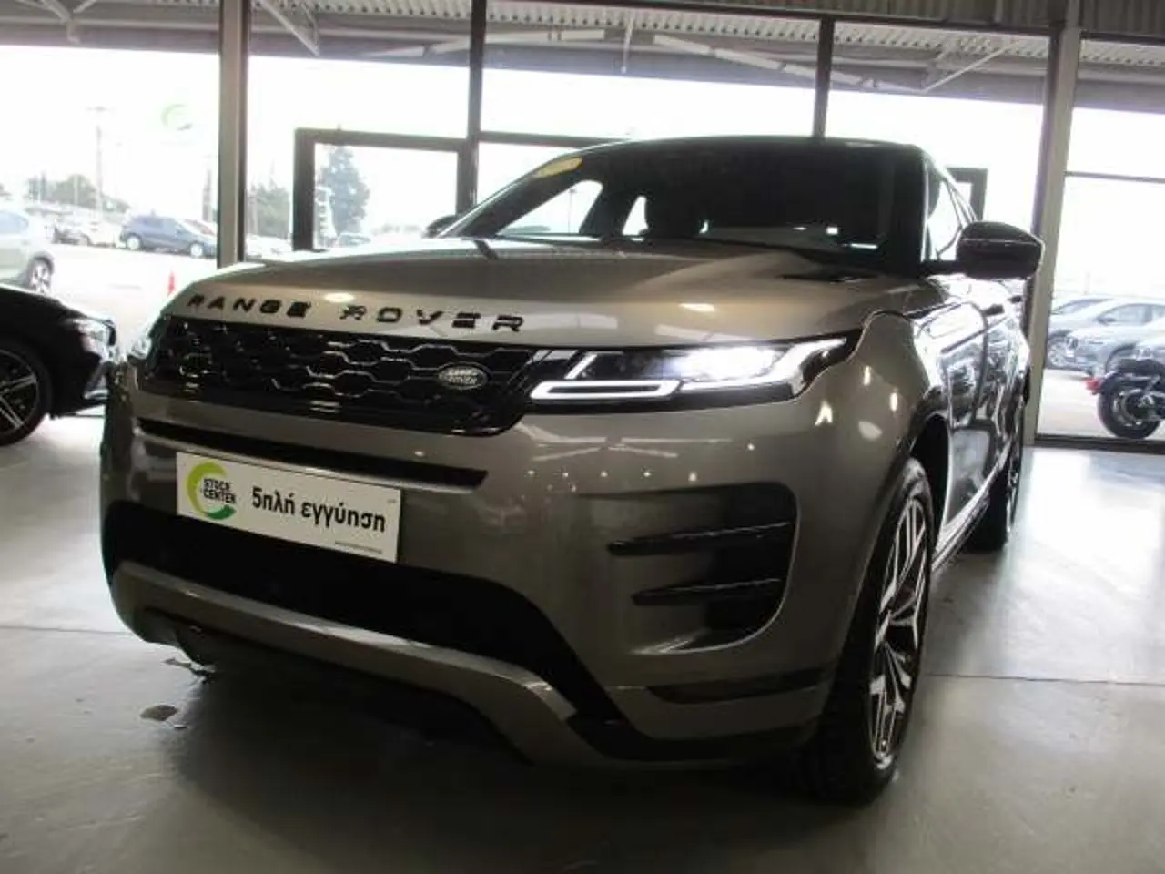 Land Rover Range Rover Evoque - View 3