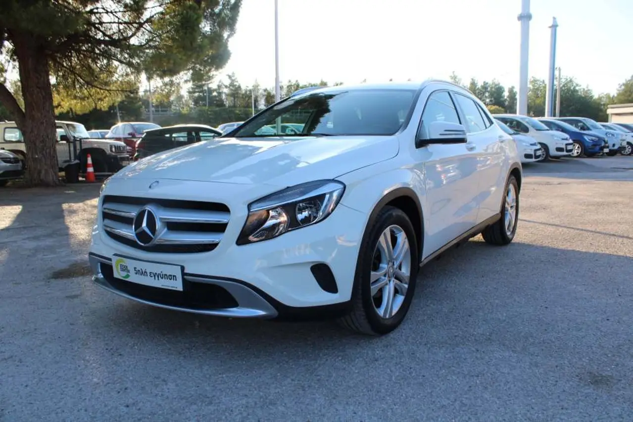 Mercedes-Benz GLA - View 3