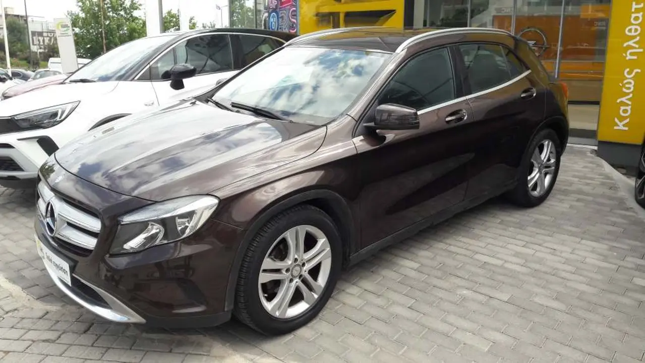Mercedes-Benz GLA - View 3