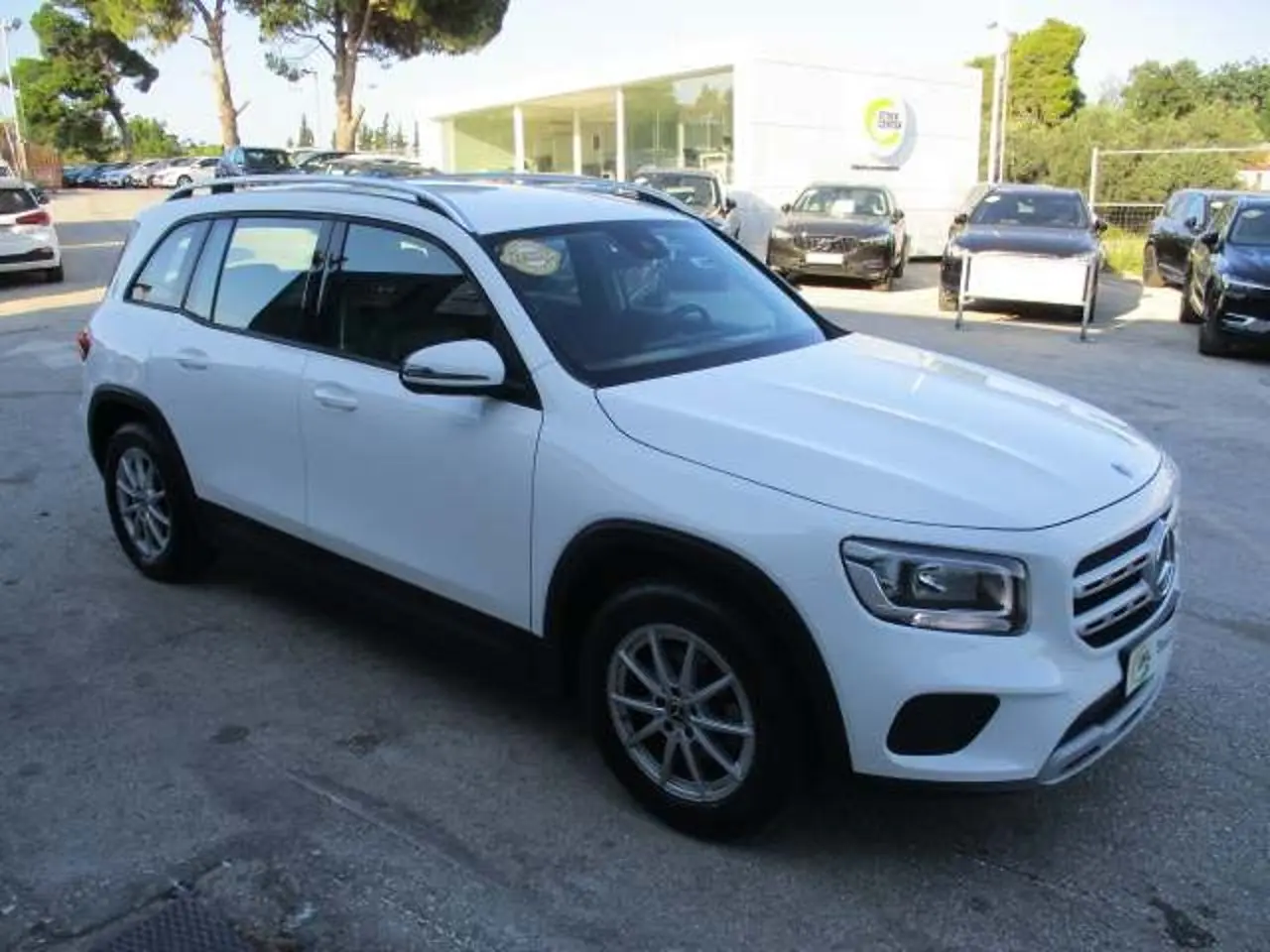 Mercedes-Benz GLB - View 1