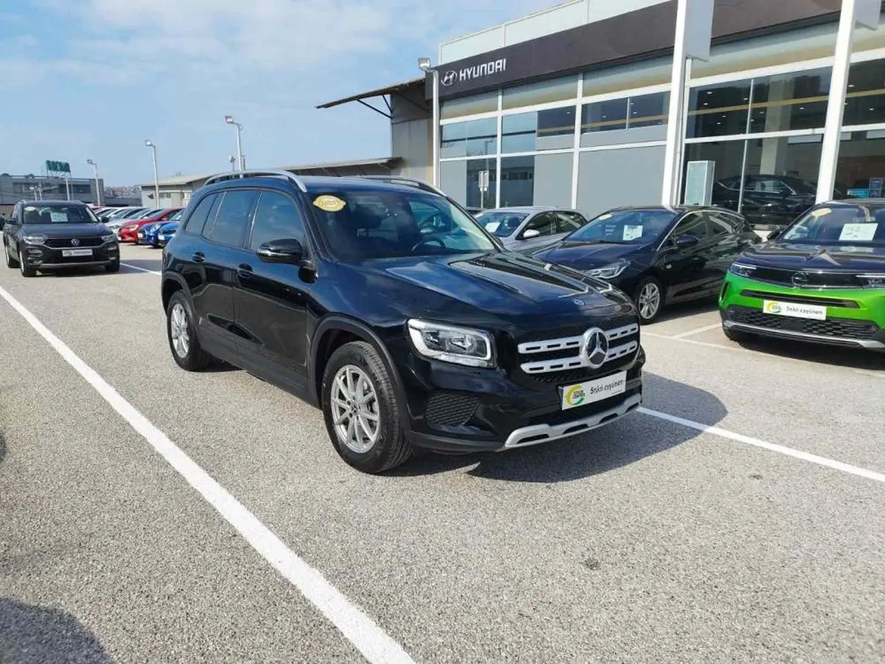Mercedes-Benz GLB - View 1