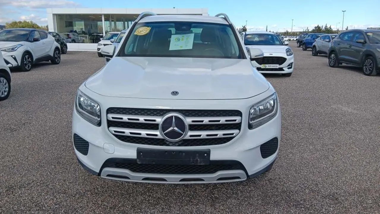 Mercedes-Benz GLB - View 2