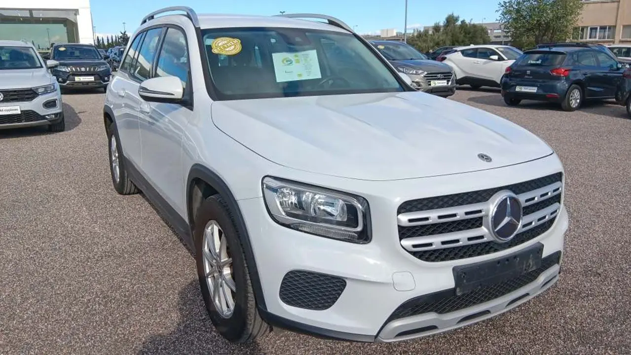 Mercedes-Benz GLB - View 3