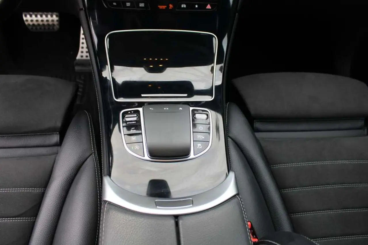 https://cdn.autoq.gr/websites/stock-center.gr/images/vehicles/mercedes-benz-glc-220-5-hronia-eggyisi-4matic-progressive-autox9-diesel-mpez-2020/mercedes-glc220-xeh-3015-31.jpg