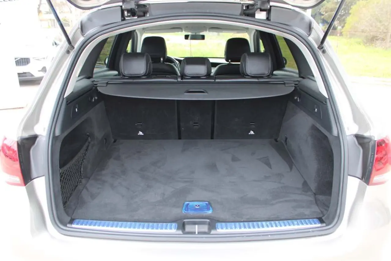 https://cdn.autoq.gr/websites/stock-center.gr/images/vehicles/mercedes-benz-glc-220-5-hronia-eggyisi-4matic-progressive-autox9-diesel-mpez-2020/mercedes-glc220-xeh-3015-34.jpg
