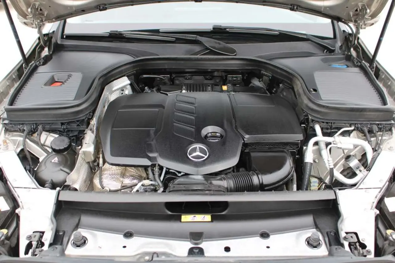 https://cdn.autoq.gr/websites/stock-center.gr/images/vehicles/mercedes-benz-glc-220-5-hronia-eggyisi-4matic-progressive-autox9-diesel-mpez-2020/mercedes-glc220-xeh-3015-37.jpg
