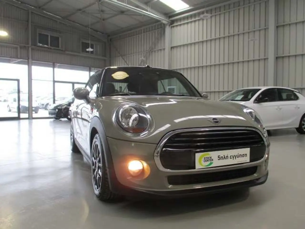 Mini Cooper - View 1