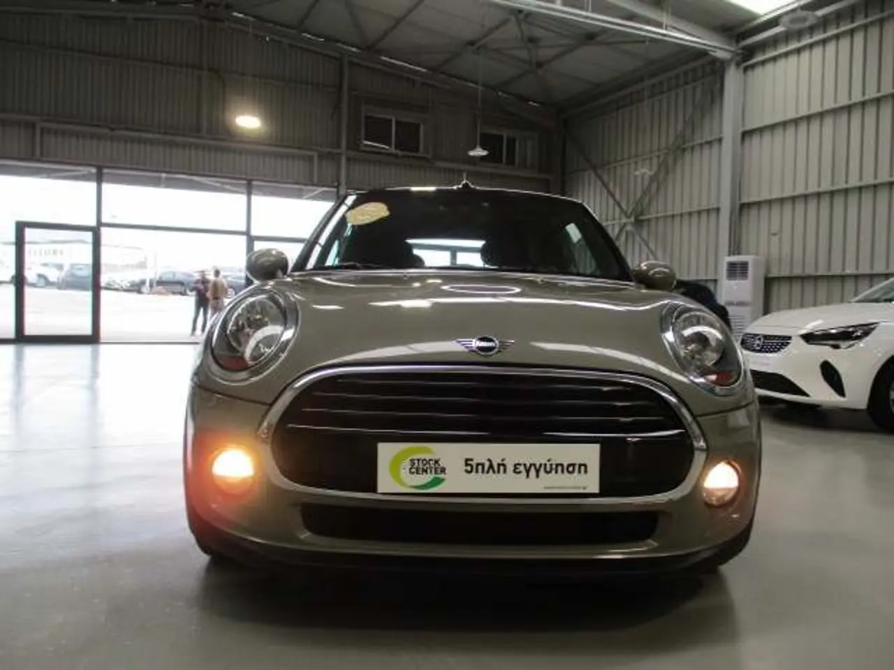 Mini Cooper - View 2