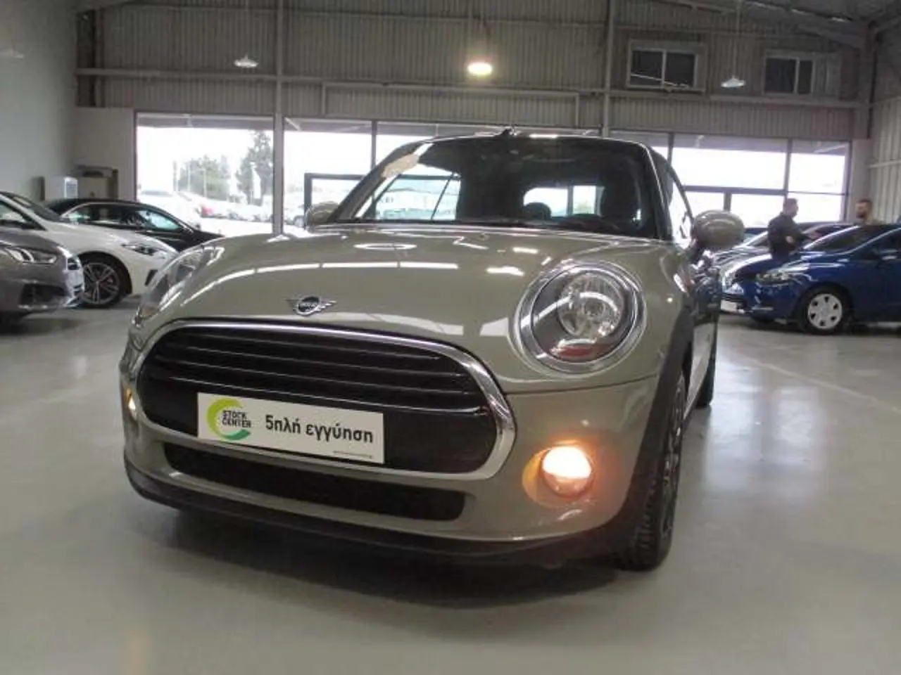 Mini Cooper - View 3