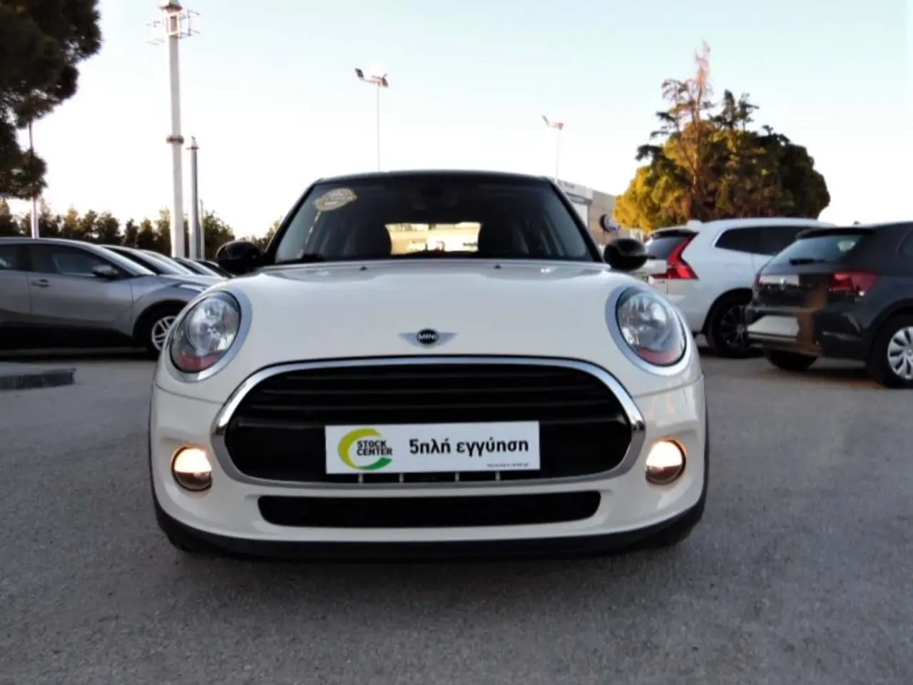 Mini Cooper - View 2