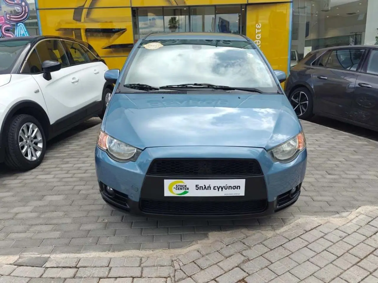 Mitsubishi Colt - View 2