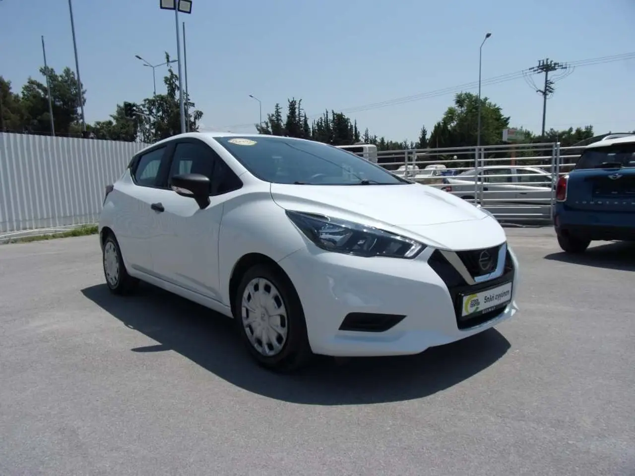 Nissan Micra - View 2