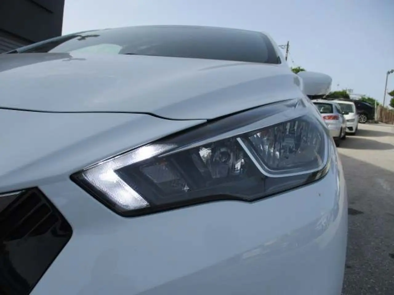 https://cdn.autoq.gr/websites/stock-center.gr/images/vehicles/nissan-micra-5-hronia-eggyisi-energy-aspro-2019-0/img_6206_0.jpg