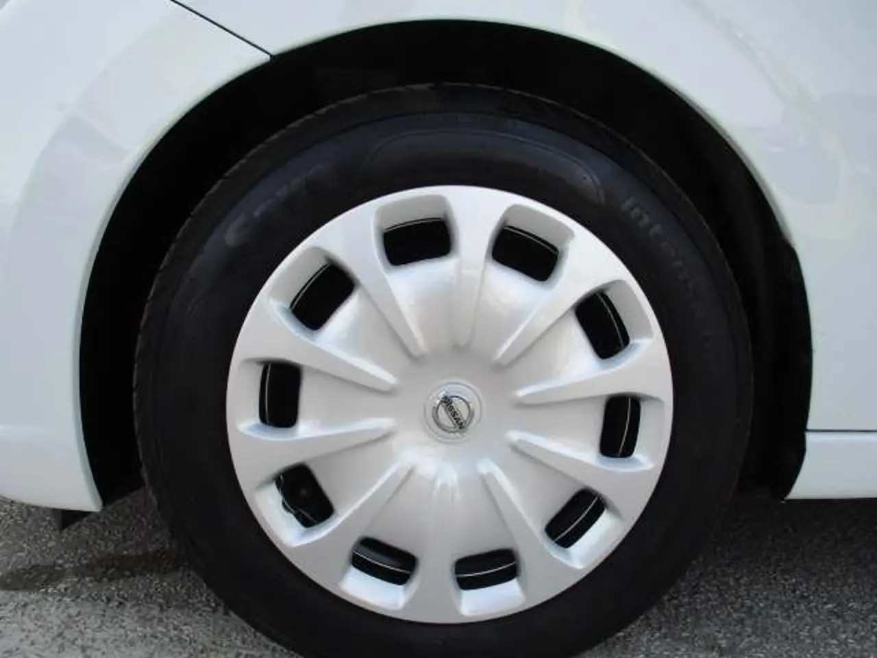 https://cdn.autoq.gr/websites/stock-center.gr/images/vehicles/nissan-micra-5-hronia-eggyisi-energy-aspro-2019-0/img_6207_0.jpg