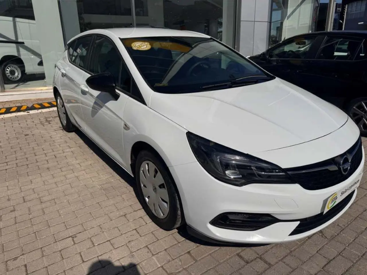 Opel Astra - View 1