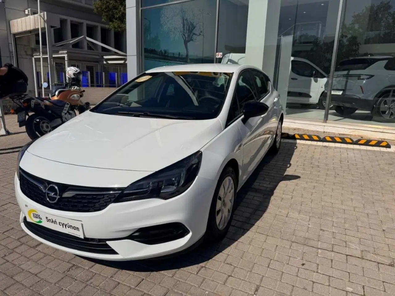 Opel Astra - View 3