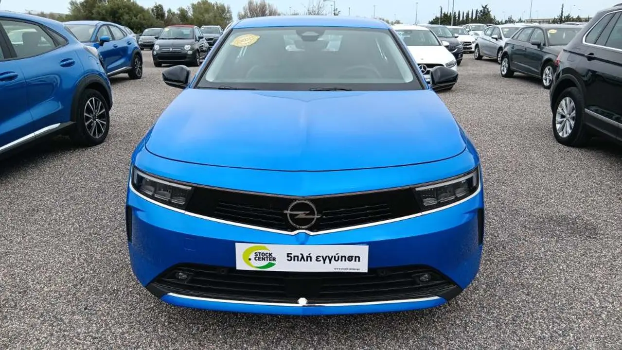 Opel Astra - View 2