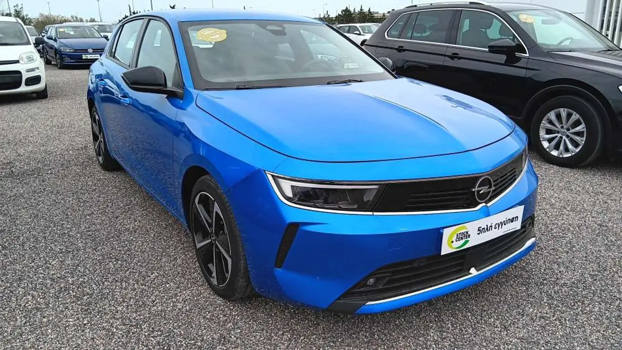 Opel Astra - View 3