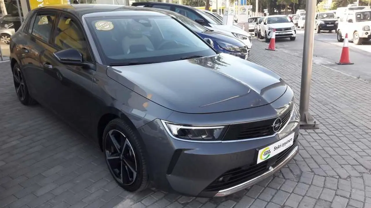 Opel Astra - View 1