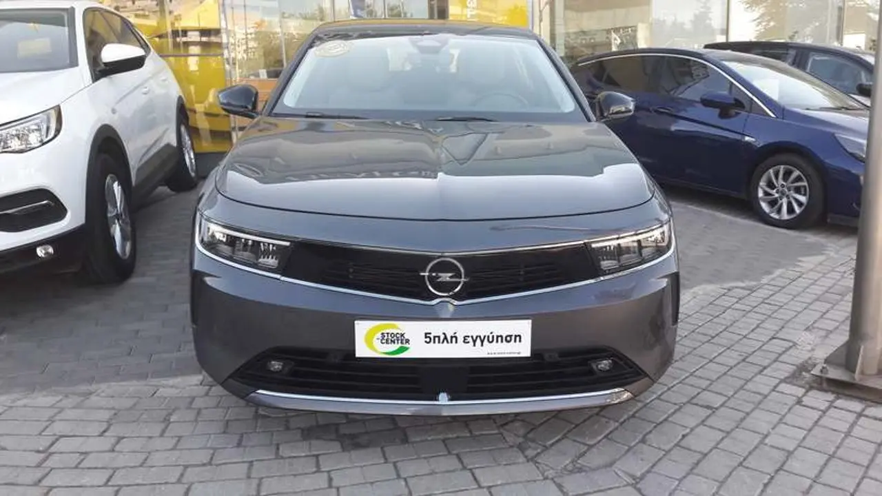 Opel Astra - View 3