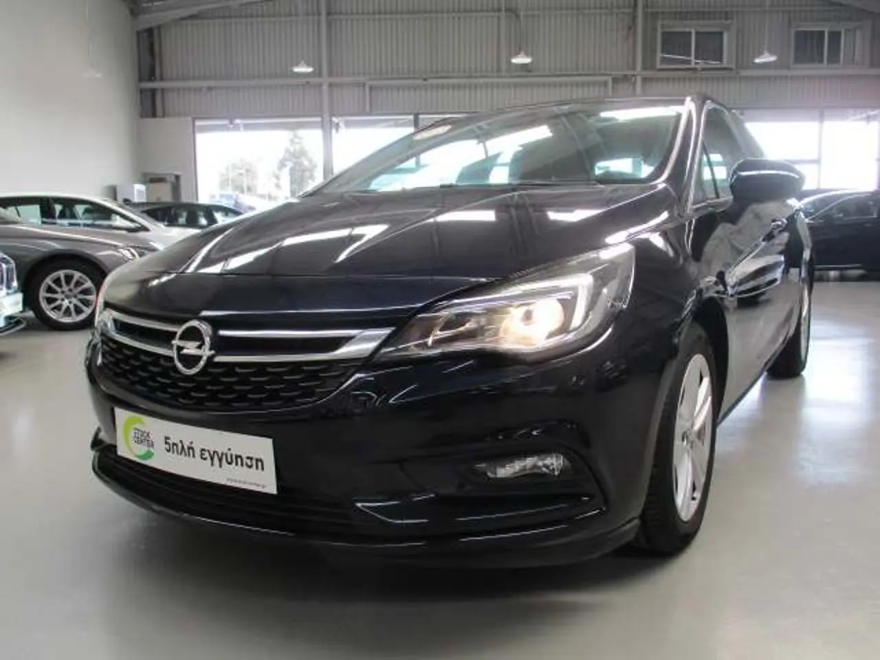 Opel Astra - View 3