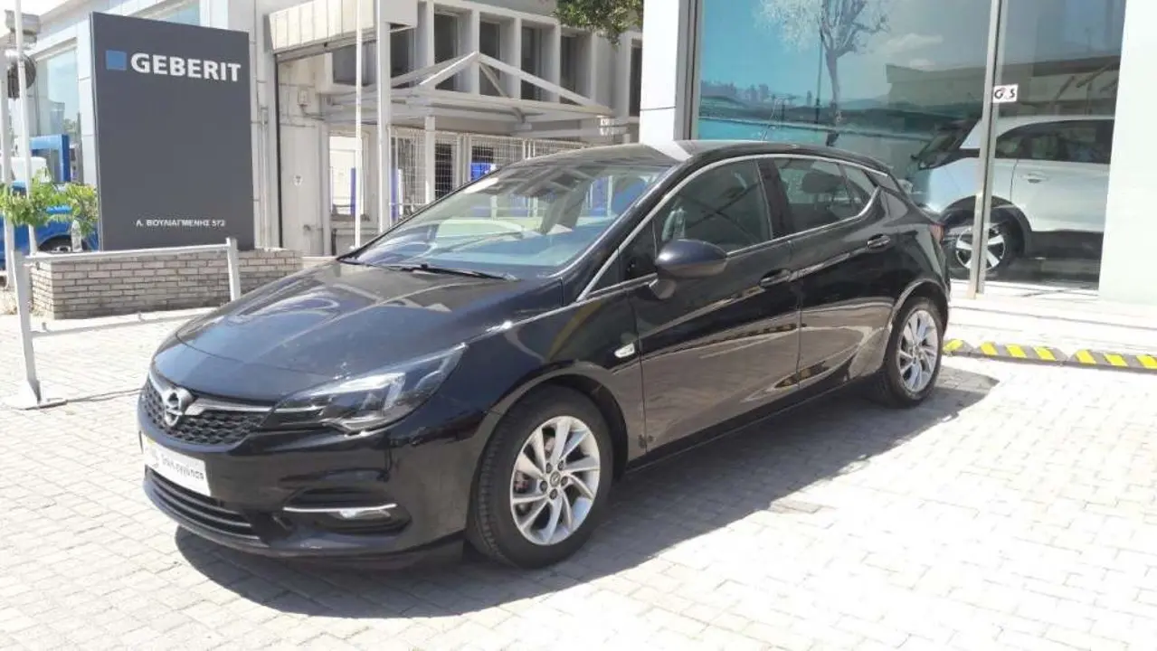 Opel Astra - View 3