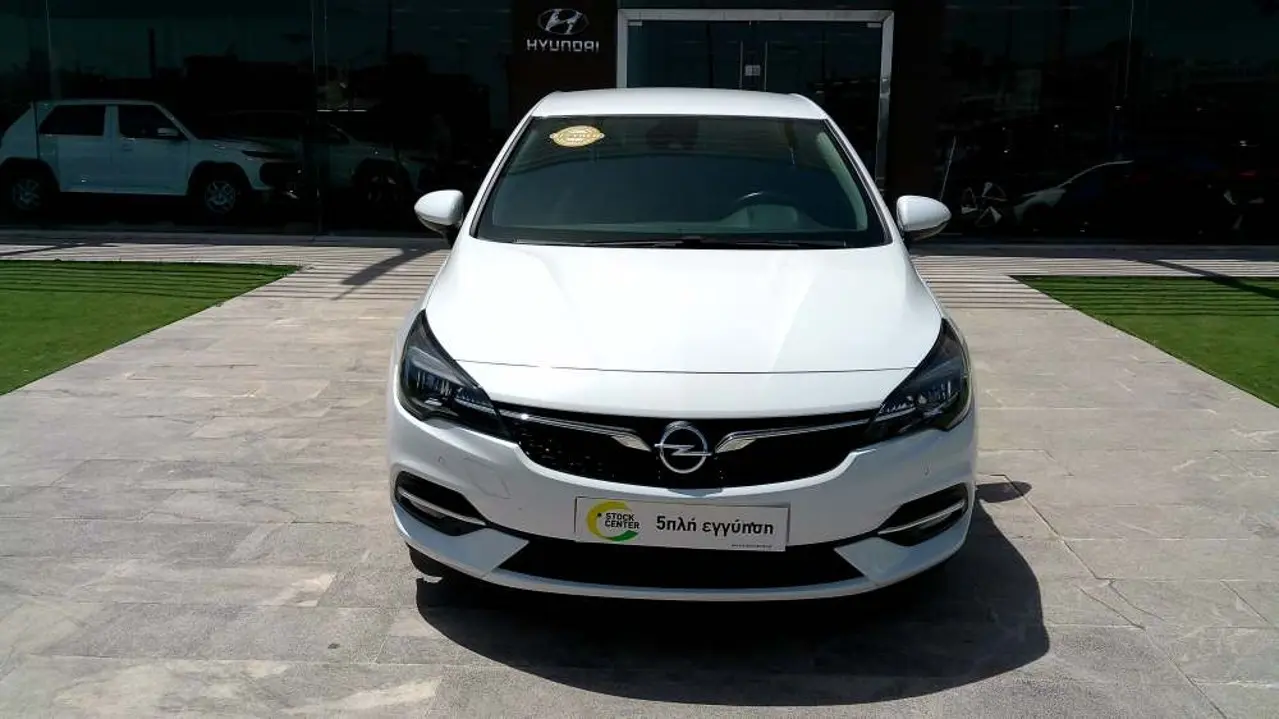 Opel Astra - View 2
