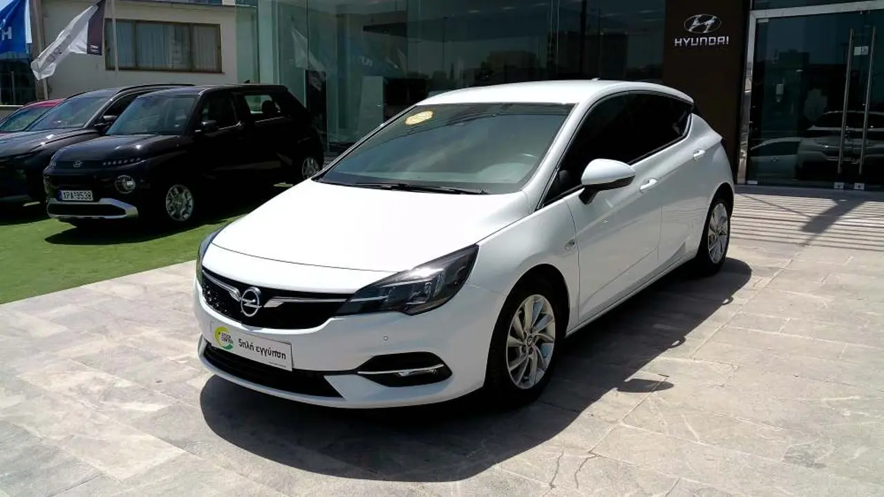 Opel Astra - View 3