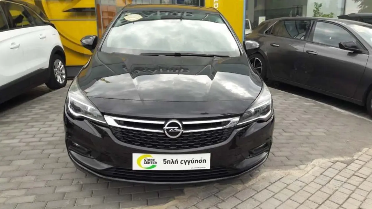 Opel Astra - View 2