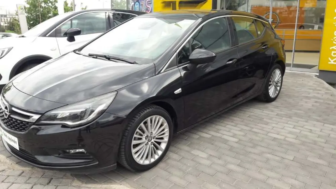 Opel Astra - View 3