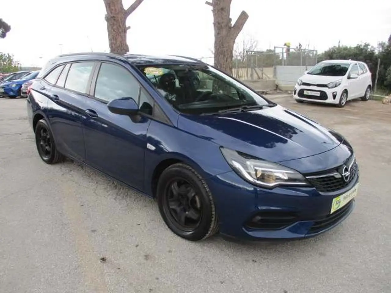 Opel Astra - View 1