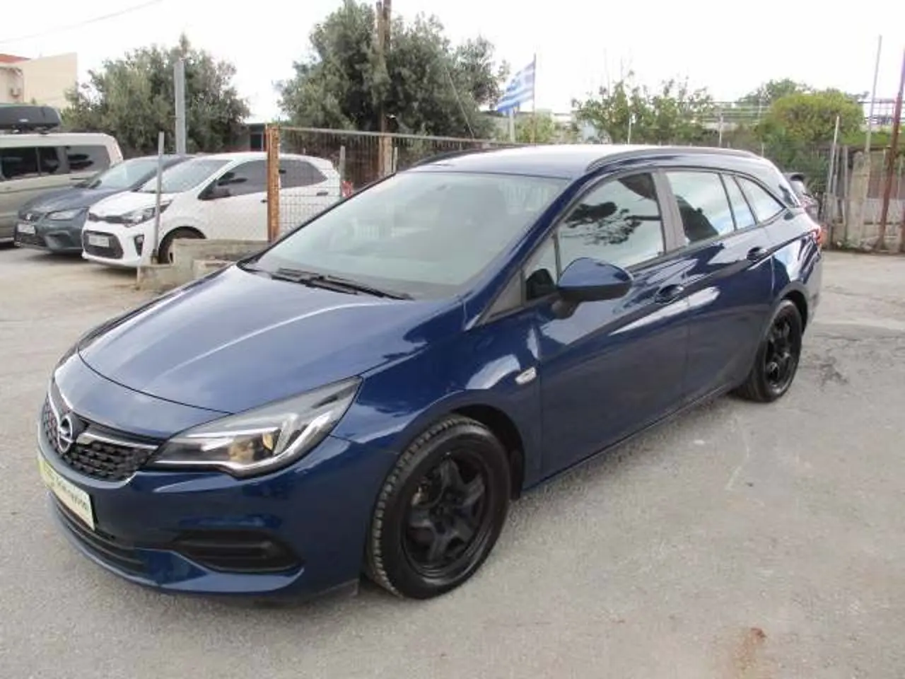 Opel Astra - View 3