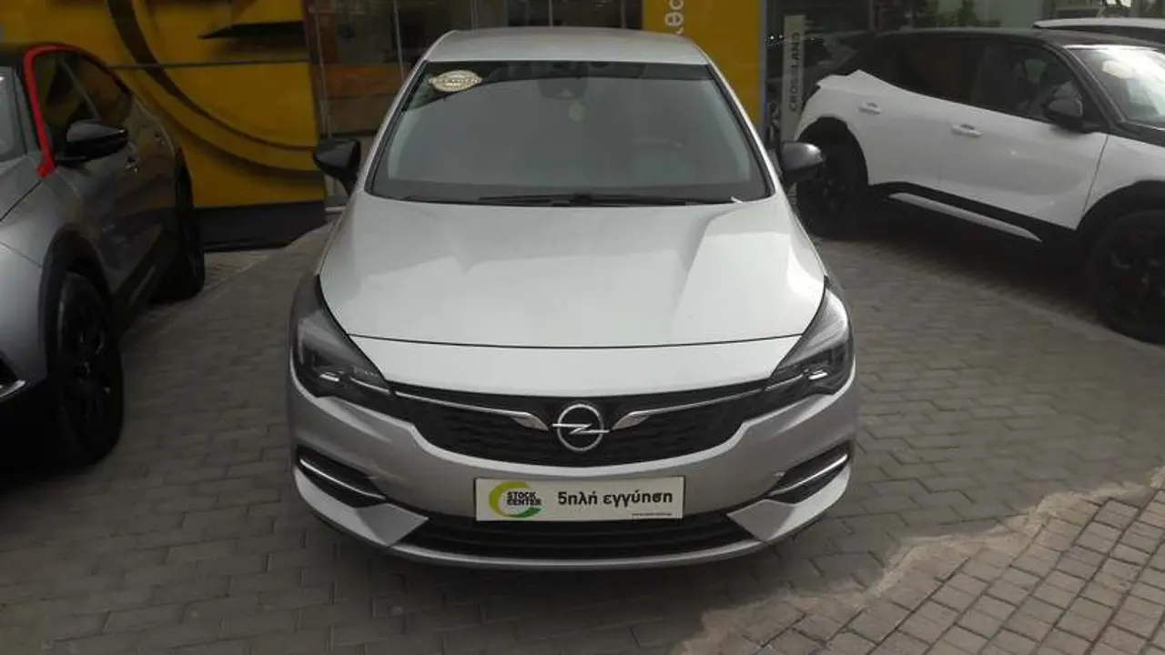 Opel Astra - View 2