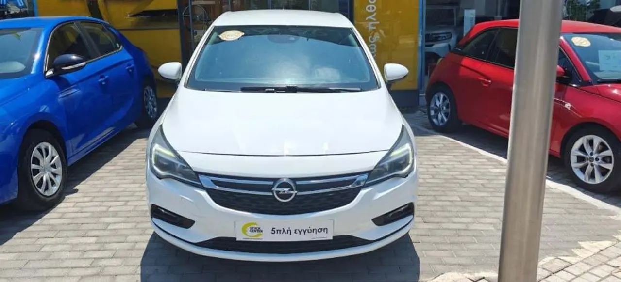 Opel Astra - View 2