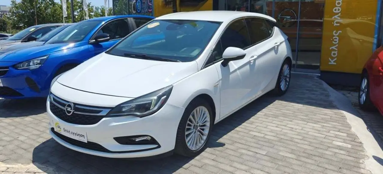 Opel Astra - View 3