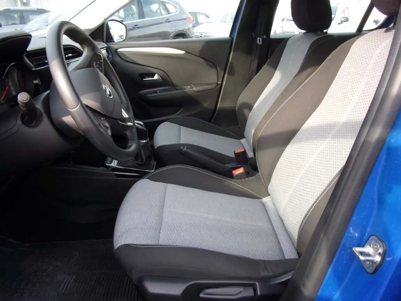 https://cdn.autoq.gr/websites/stock-center.gr/images/vehicles/opel-corsa-5-hronia-eggyisi-corsa-edition-12lt-75hp-ss-mt5-mple-2024/opel-corsa-blue-12.jpg