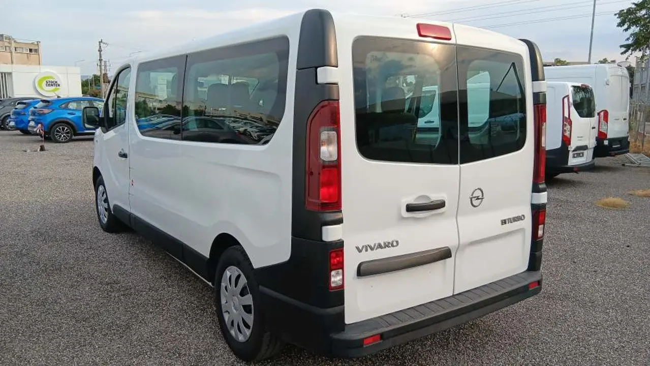 Opel Vivaro - View 3