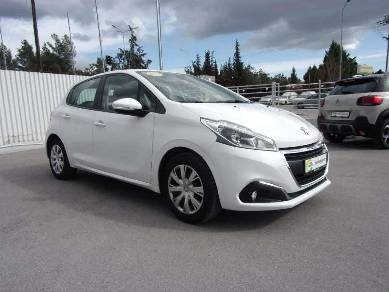 Peugeot 208 - View 1