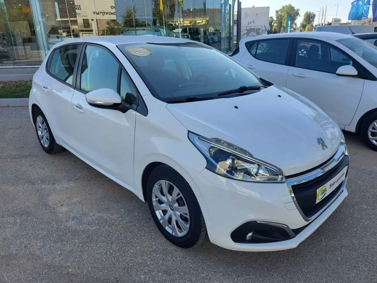 Peugeot 208 - View 2