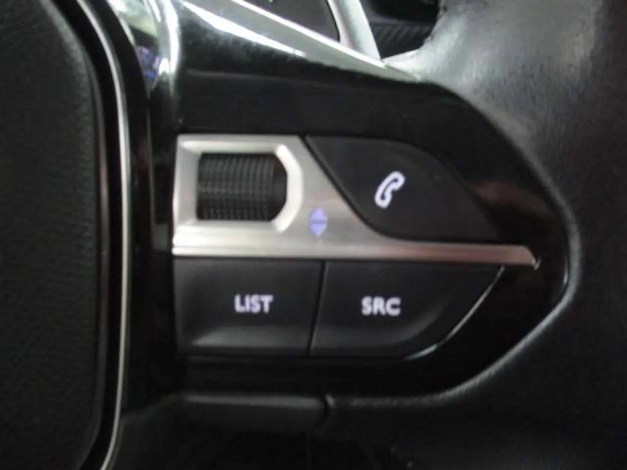 https://cdn.autoq.gr/websites/stock-center.gr/images/vehicles/peugeot-208-5-hronia-eggyisi-active-mayro-2021/img_7956.jpg