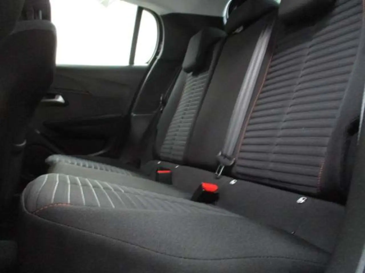 https://cdn.autoq.gr/websites/stock-center.gr/images/vehicles/peugeot-208-5-hronia-eggyisi-active-mayro-2021/img_7959.jpg