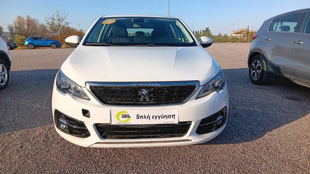 Peugeot 308 - View 3